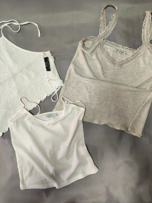 3 women's crop tops used, sizes XS/S, Bershka, Stradivarius