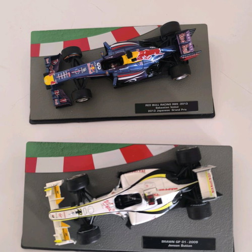 Αυτοκίνητα F1 1:43 σαν καινούργια, Red Bull Vettel και J. Button με Brawn