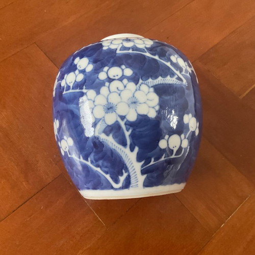 Chinese vase antique in excellent condition