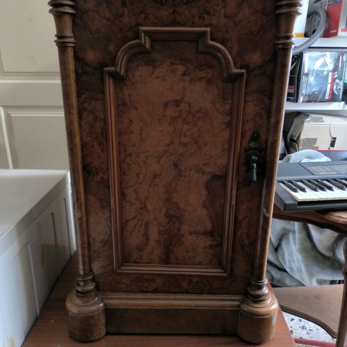 Night stands like new, set of 2 pieces