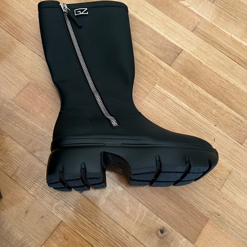 Giuseppe Zanotti boots like new, size 38.5, black