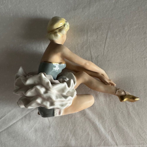 Wallendorfen porcelain ballerina figurine used, hand-painted details
