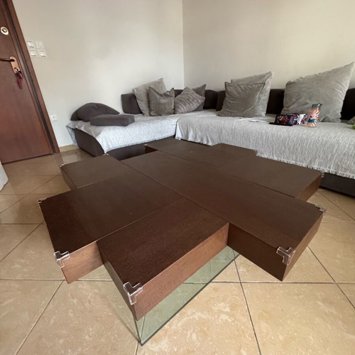 Wooden coffee table like new, dark brown with glass legs