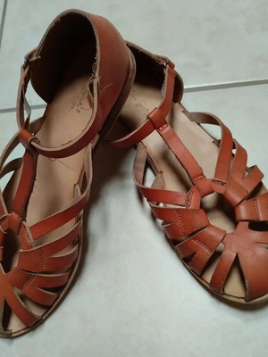 Zara genuine leather flatform sandals size 36 like new, brown