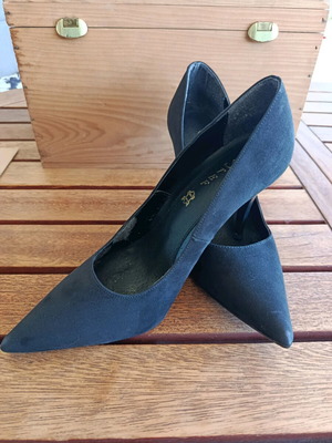 Black suede Stef pumps used, leather insole, size 41