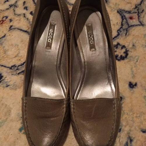 Ecco soft leather pumps like new, size 39/40, gray