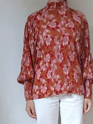 Antik Batik women's blouse like new, cotton, size M