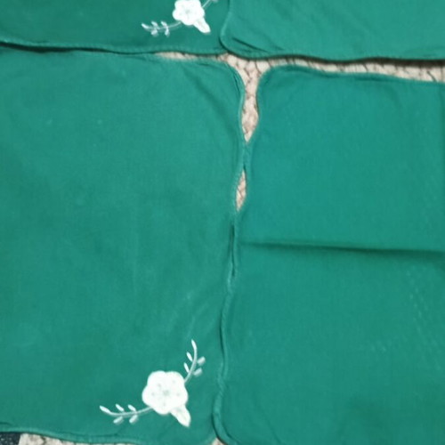 Set of 4 placemats new