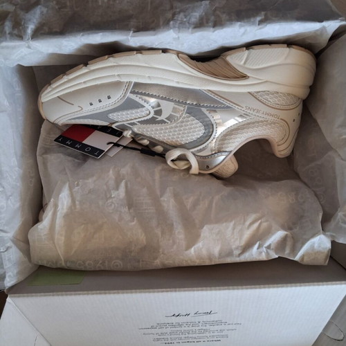 Tommy Jean women's athletic shoes new, size 39, white and gray
