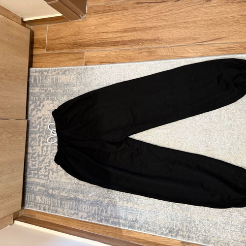 Tracksuit pants black like new, fits comfortably XL
