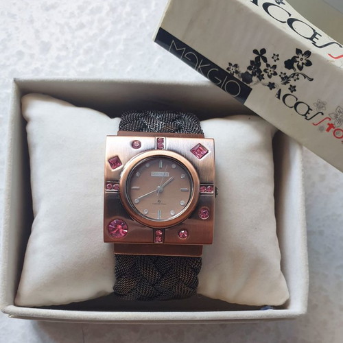Y2K Makgio women's vintage wristwatch pink gold new