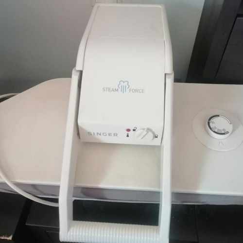 Singer ironing press like new