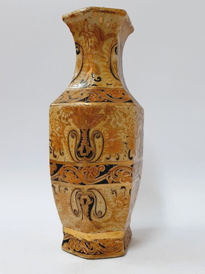 Chinese vintage revival vase used, hexagonal shape, gold ornaments, 26 cm