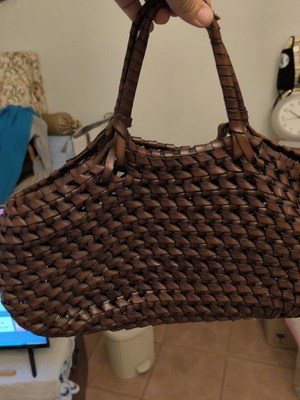 Leather Gucci shoulder bag in good condition