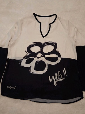 Μπλούζα Desigual XXL σαν καινούργια με στάμπα Yes!! σε εκρού και μαύρο