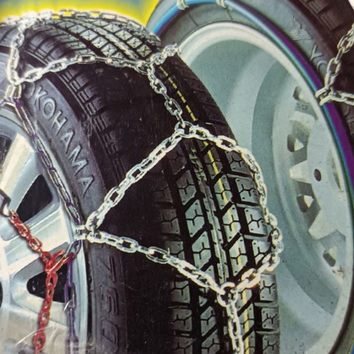 Car snow chains used for various tire sizes