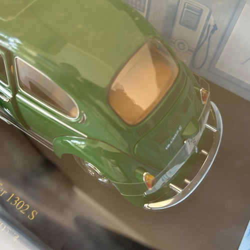 Beetle model 1/18 Burago fully opening car new