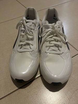 Adidas αθλητικά παπούτσια Bounce σαν καινούργια, μέγεθος 42 2/3, άσπρα
