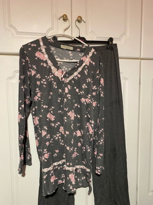 Set pajamas grey with pink flowers used, size medium-large
