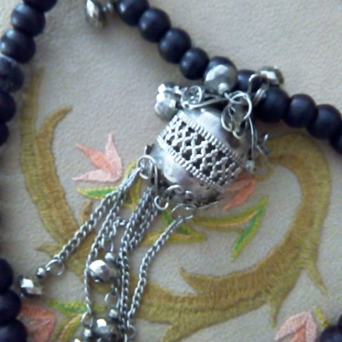 Boho necklace used, black with silver details