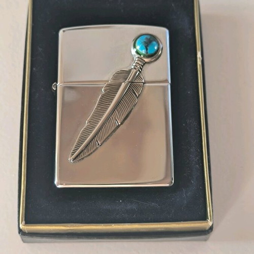 Zippo lighter like new in excellent condition