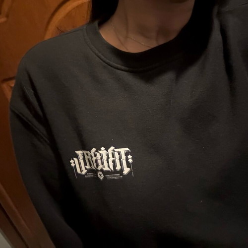 Tribal unisex sweatshirt size L like new, black and white