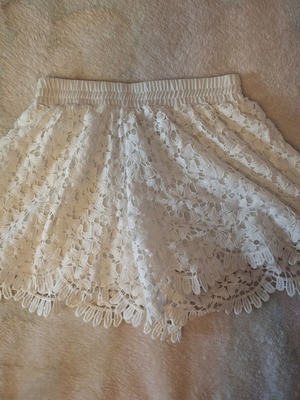 Miss Gardel White Summer Shorts like new, size S
