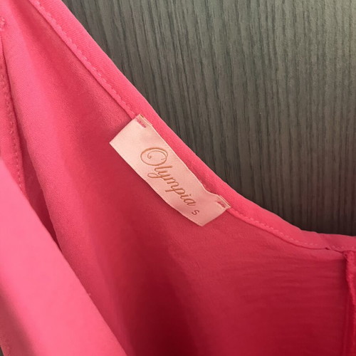 Pink blouse like new, comfortable fit, size small