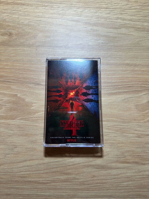 Stranger Things Season 4 Soundtrack касета като нова, поп