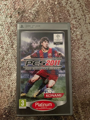 PES 2011 Pro Evolution Soccer Platinum PSP game