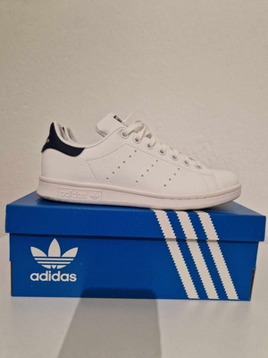 Adidas Stan Smith unisex αθλητικά σαν καινούργια, μέγεθος 38, άσπρα