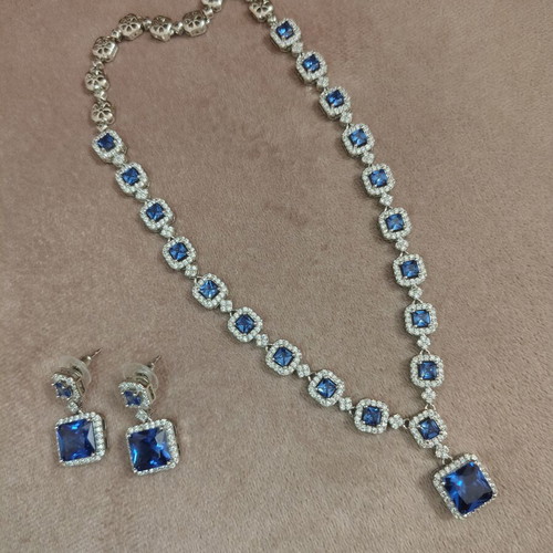 Necklace and earrings set with zircon, like new, blue and silver