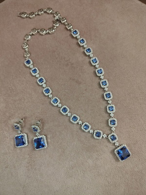 Necklace and earrings set with zircon, like new, blue and silver
