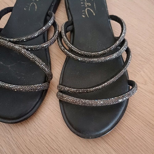 Flat sandals No38 like new, black and silver
