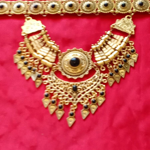Boho vintage necklace A.L.E. new, gold with black stones