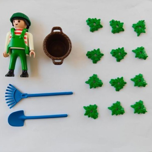 Playmobil Country 4486 Farmer with Small Tractor and Trailer vintage 2004, like new