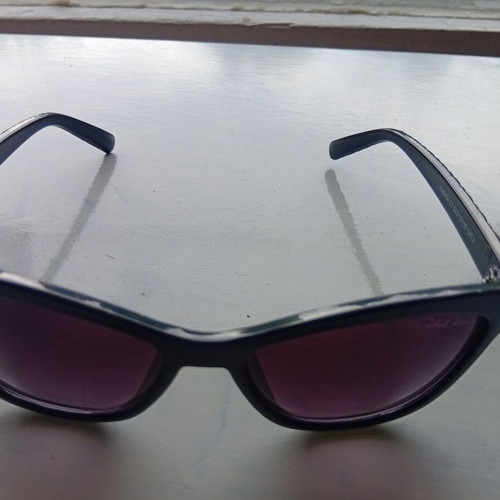 Italian sunglasses used with unique weaving design, black