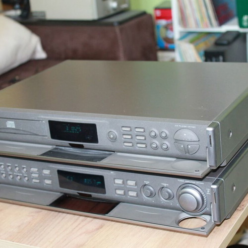 Marantz receiver and player 75SR1020 and 75CD1020