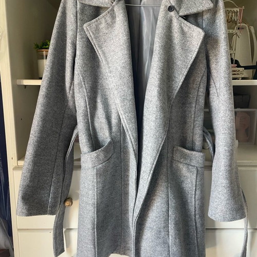 Coat like new, grey, with belt, Fashion Go