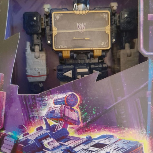 Transformers Legacy Voyager Class Soundwave sealed box new