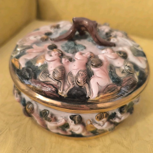 Decorative container in excellent condition