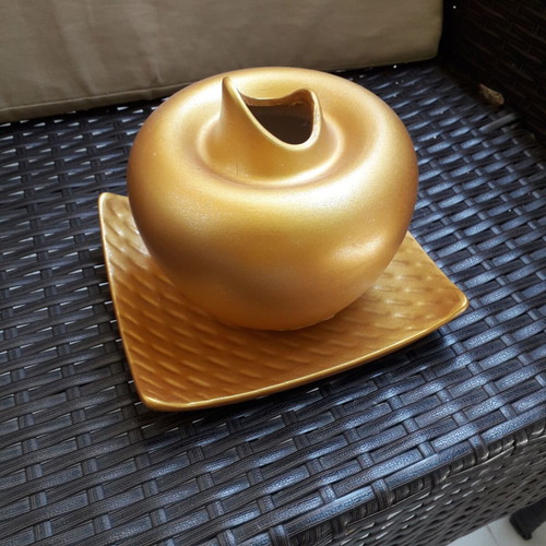 Gold Vase like new