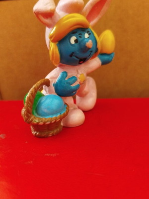 Vintage φιγούρα Smurfette με ροζ λαγουδάκι και πασχαλινό αυγό μεταχειρισμένη από Schleich 1982