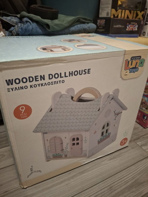 Luna Toys Wooden Dollhouse sealed with furniture