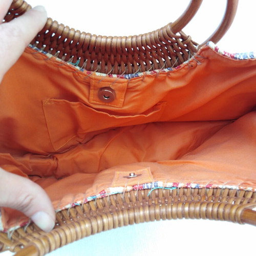 Straw handbag like new with stripes and bamboo handle multicolor