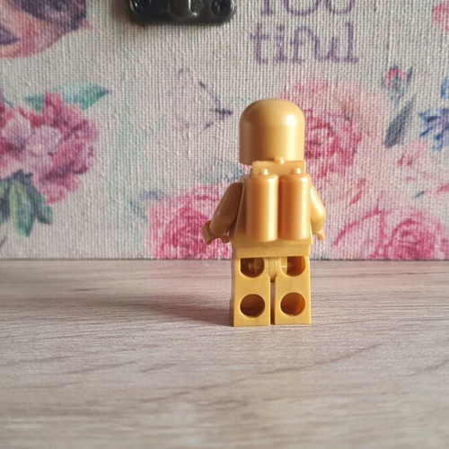 Lego Classic Space Minifigure gold new