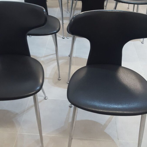 Visitor chairs like new, pack of 15, black with metal legs
