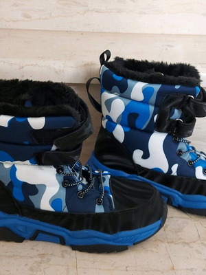 Waterproof boots new, size 36, black and blue