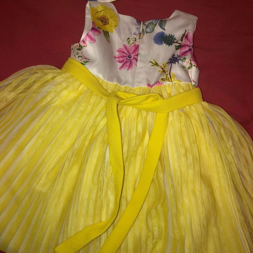 Baby dress set with hat for 12 months, like new, floral yellow
