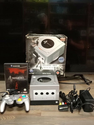 Nintendo GameCube Resident Evil 4 Limited Edition complete console